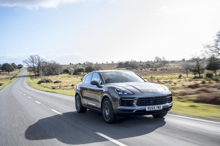  Porsche Cayenne E-Hybrid Coupe 2019 года  (UK) (фото 5 из 33)